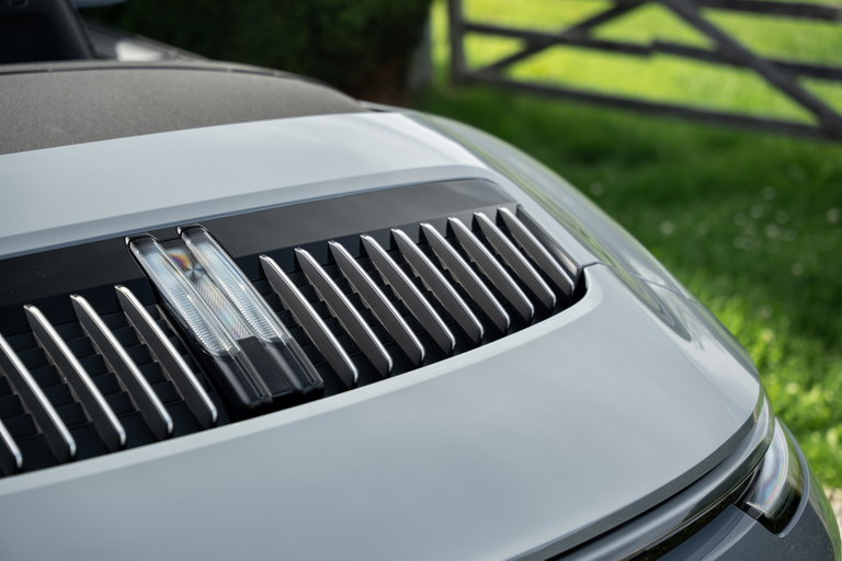 Porsche 992 Carrera 4