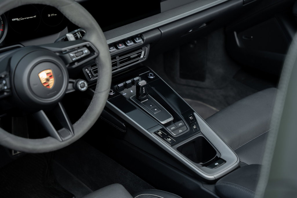 Porsche 992 Carrera 4
