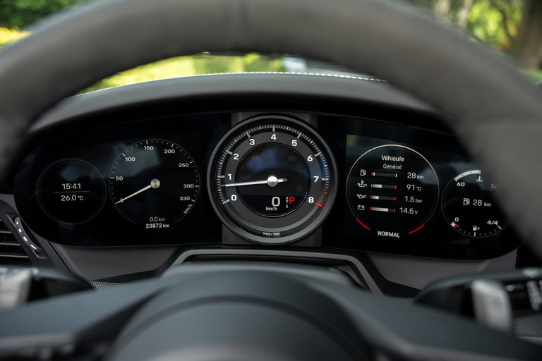 Porsche 992 Carrera 4