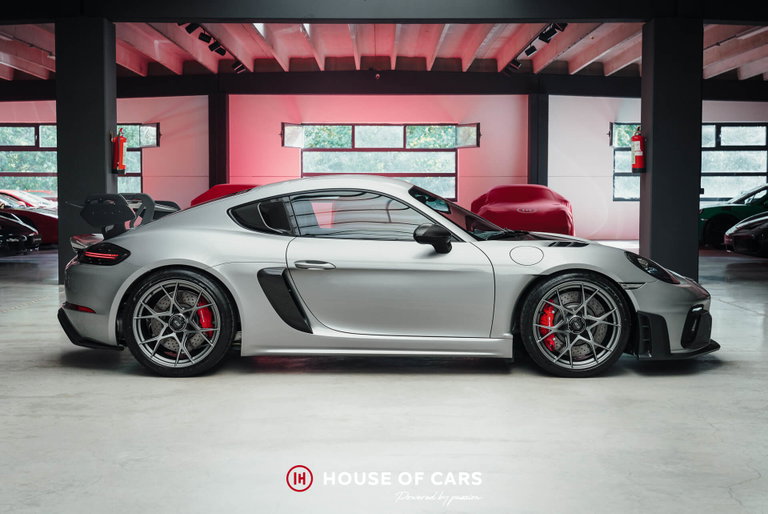 Porsche 718 Cayman GT4 RS