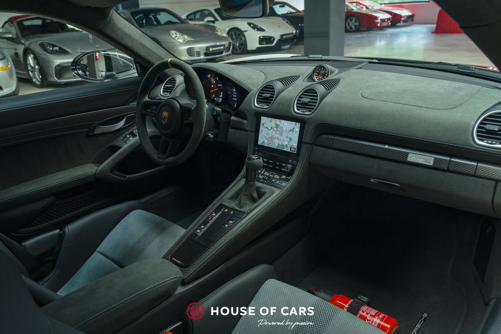 Porsche 718 Cayman GT4 RS