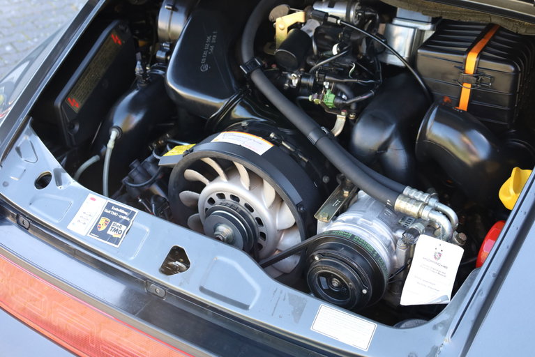 Porsche 964 Carrera 4