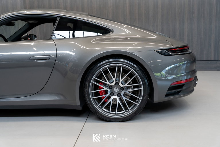Porsche 992 Carrera 4S