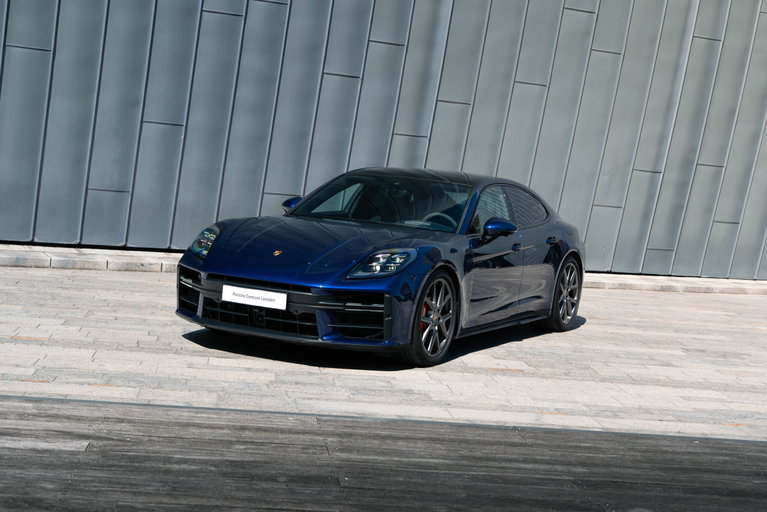 Porsche Panamera 4 E-Hybrid