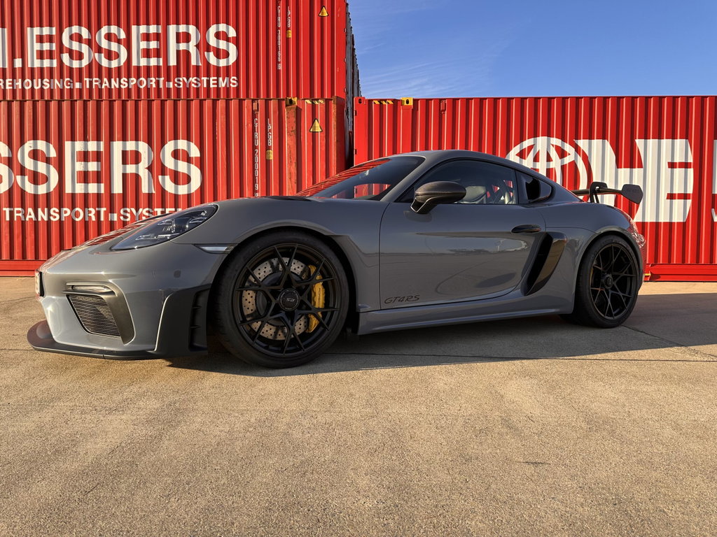 Porsche 718 Cayman GT4 RS