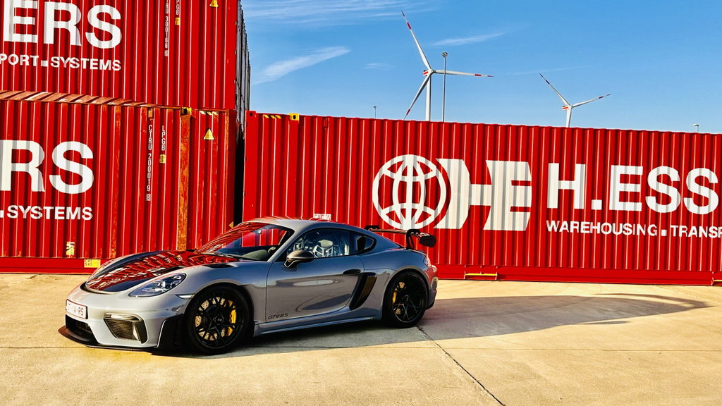 Porsche 718 Cayman GT4 RS