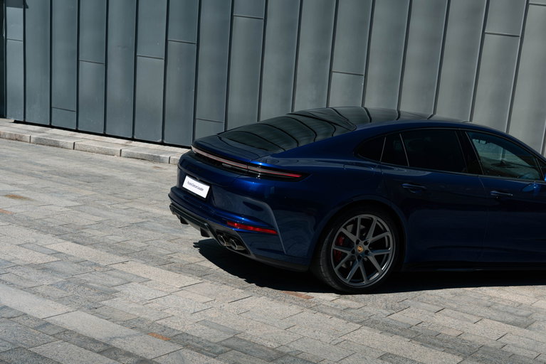 Porsche Panamera 4 E-Hybrid