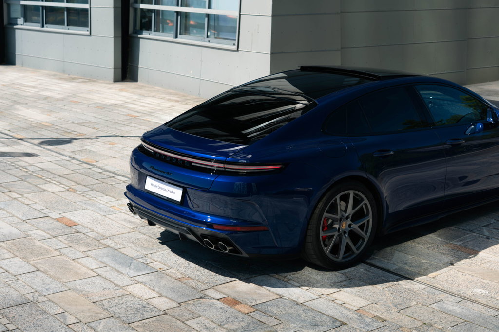 Porsche Panamera 4 E-Hybrid