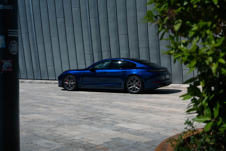 Porsche Panamera 4 E-Hybrid