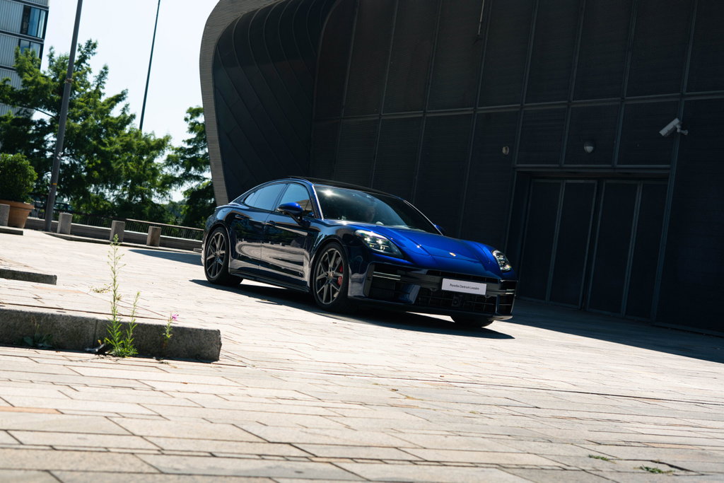 Porsche Panamera 4 E-Hybrid
