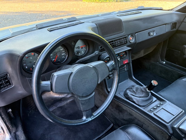 Porsche 924