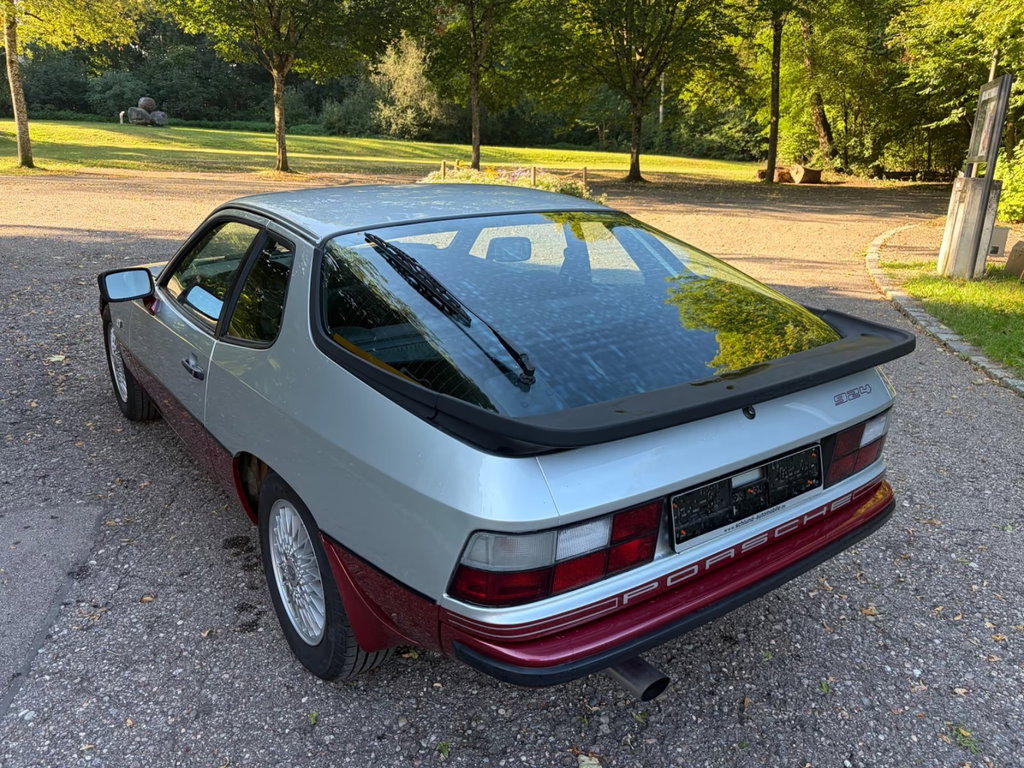 Porsche 924