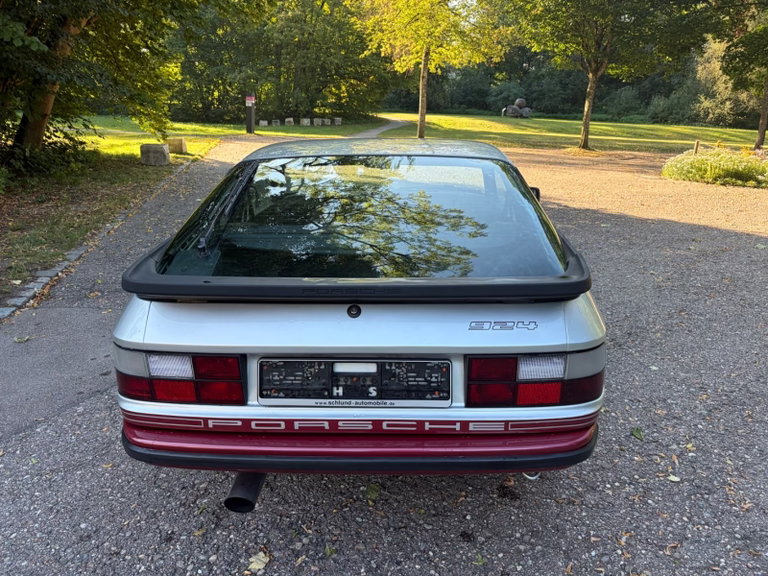 Porsche 924
