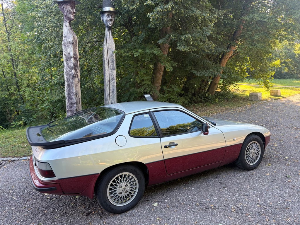 Porsche 924