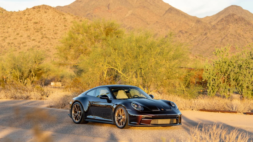 Porsche 992 GT3 Touring