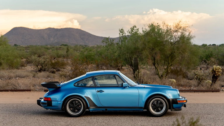 Porsche 911 Turbo 3.3 (US)