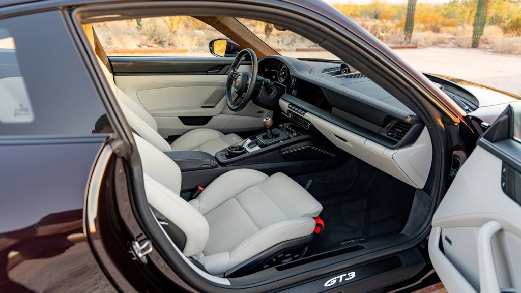 Porsche 992 GT3 Touring