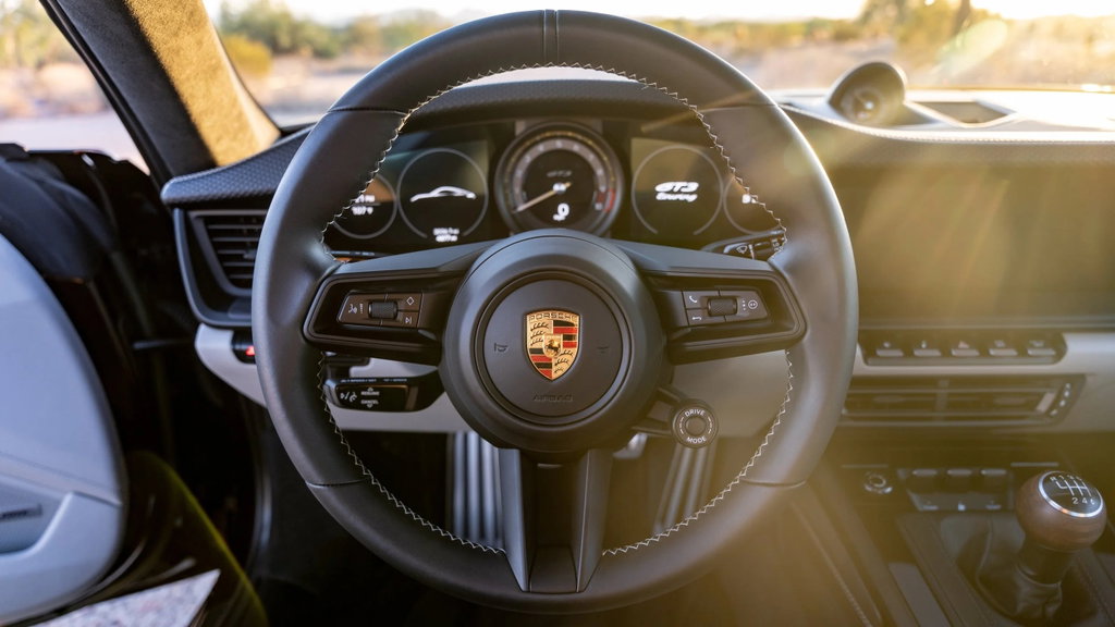 Porsche 992 GT3 Touring