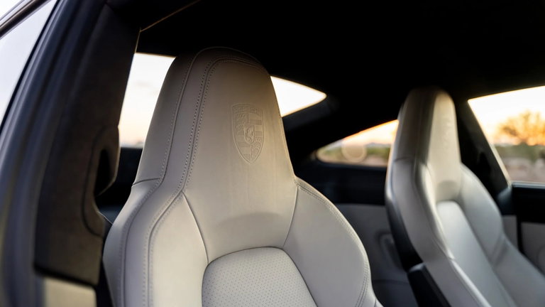 Porsche 992 GT3 Touring
