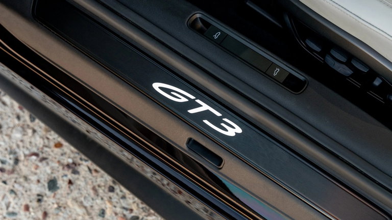 Porsche 992 GT3 Touring