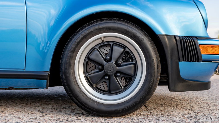 Porsche 911 Turbo 3.3 (US)