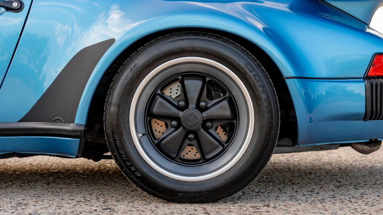 Porsche 911 Turbo 3.3 (US)
