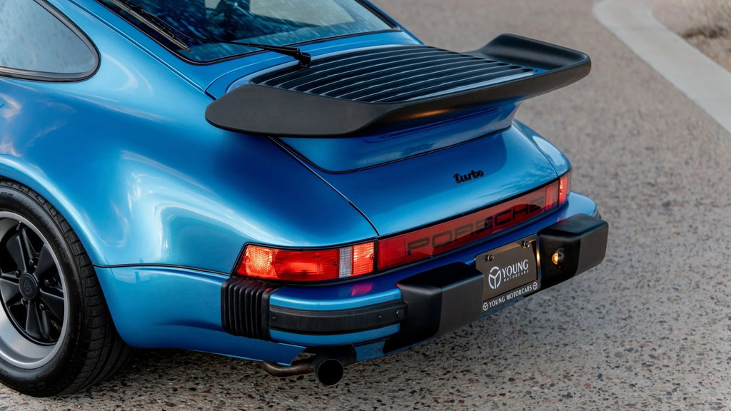 Porsche 911 Turbo 3.3 (US)
