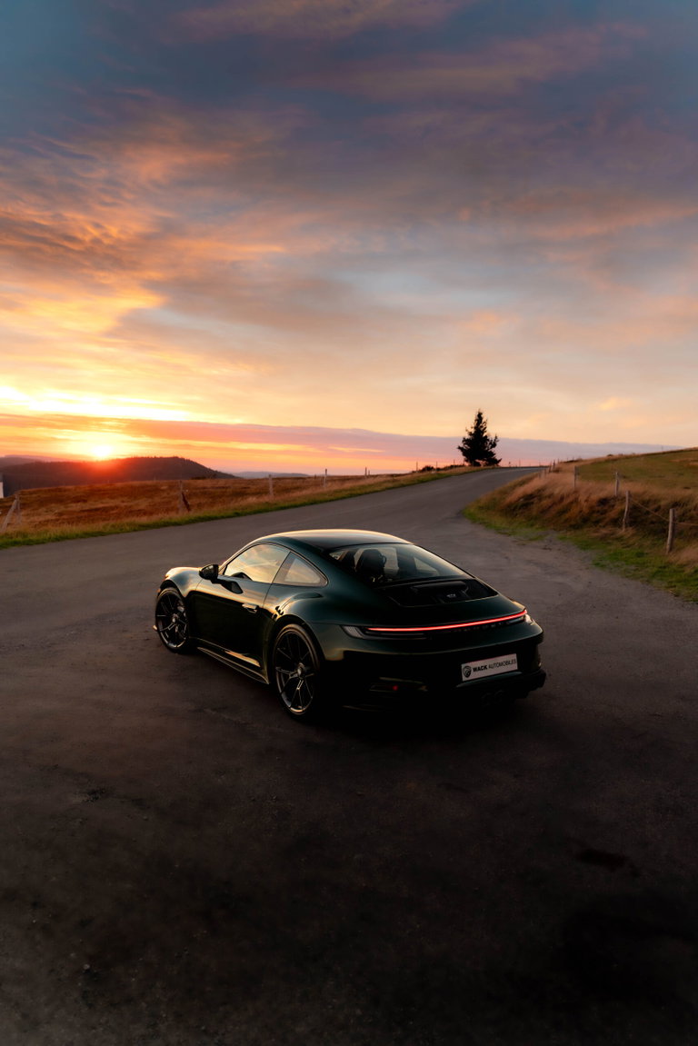 Porsche 992 GT3 Touring