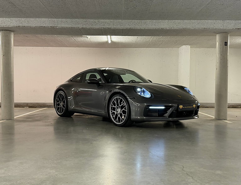 Porsche 992 Carrera 4
