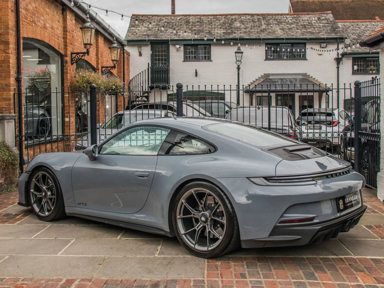 Porsche 992 GT3 Touring