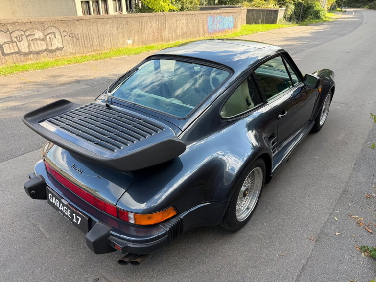 Porsche 911 Turbo 3.3