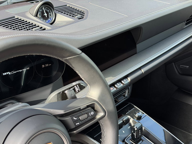 Porsche 992 Carrera 4