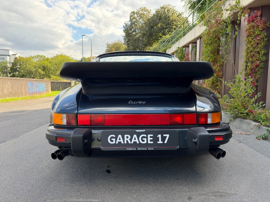 Porsche 911 Turbo 3.3