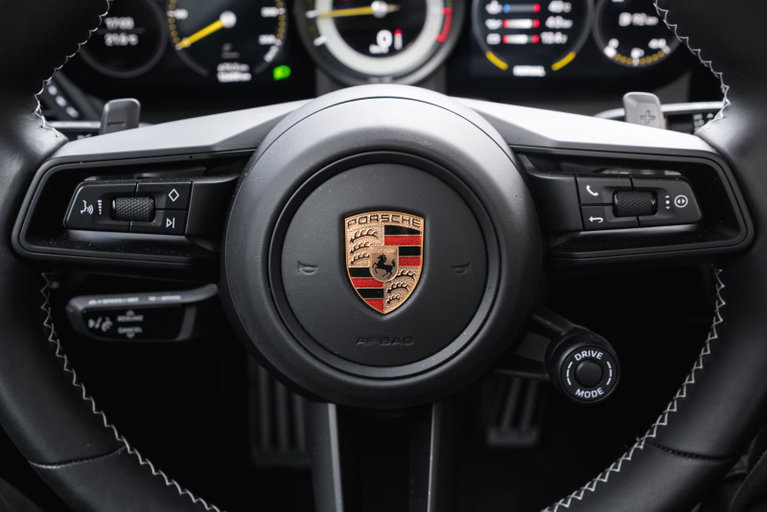 Porsche 992 GT3 Touring