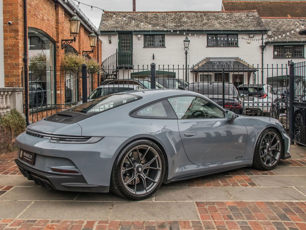Porsche 992 GT3 Touring