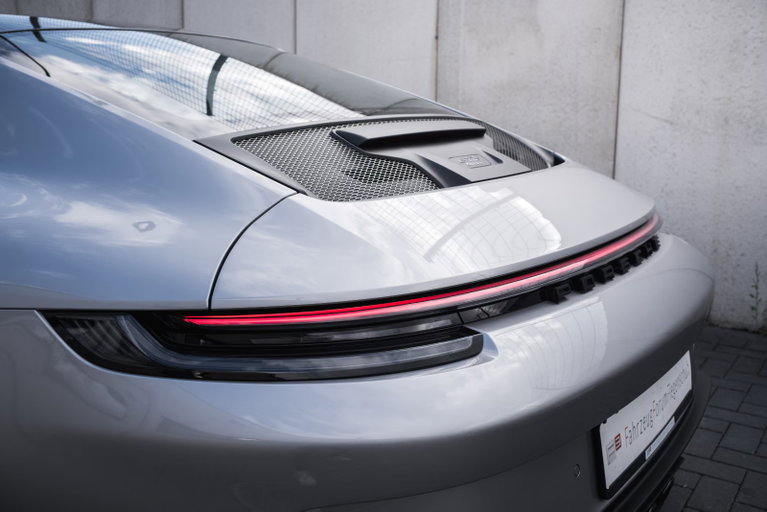 Porsche 992 GT3 Touring