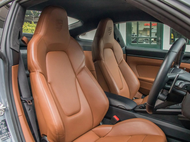 Porsche 992 GT3 Touring