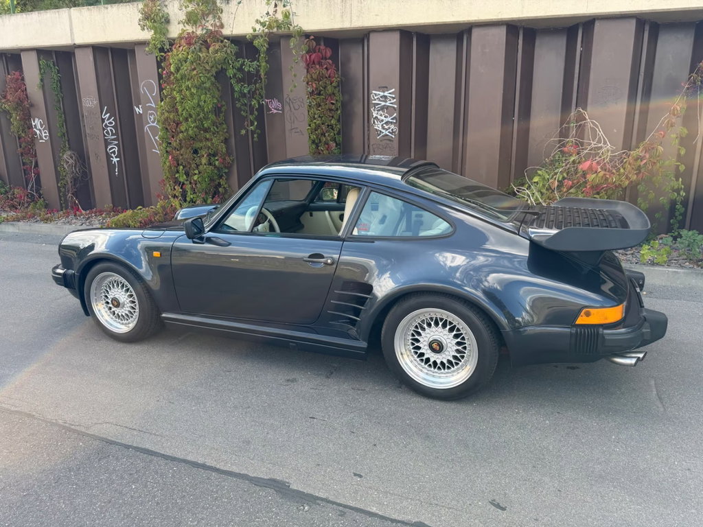Porsche 911 Turbo 3.3