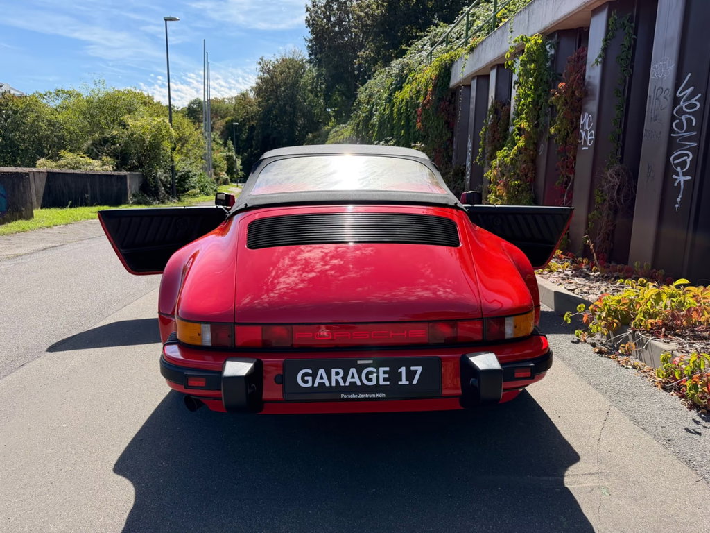 Porsche 911 Carrera 3.2 Speedster