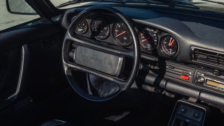 Porsche 911 Carrera 3.2