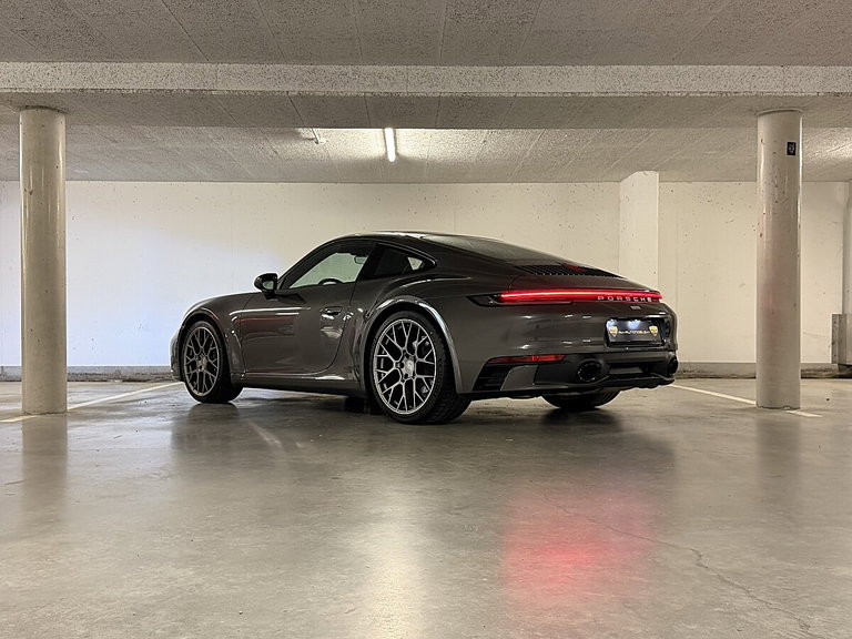 Porsche 992 Carrera 4