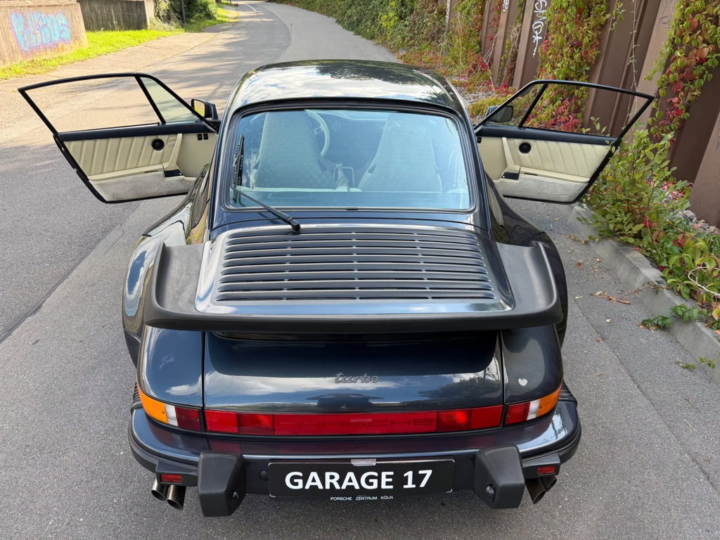 Porsche 911 Turbo 3.3