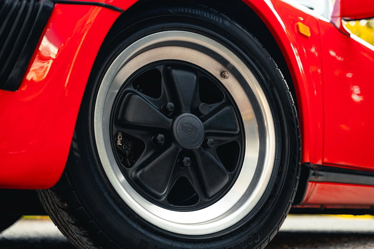 Porsche 911 Carrera 3.2 Speedster