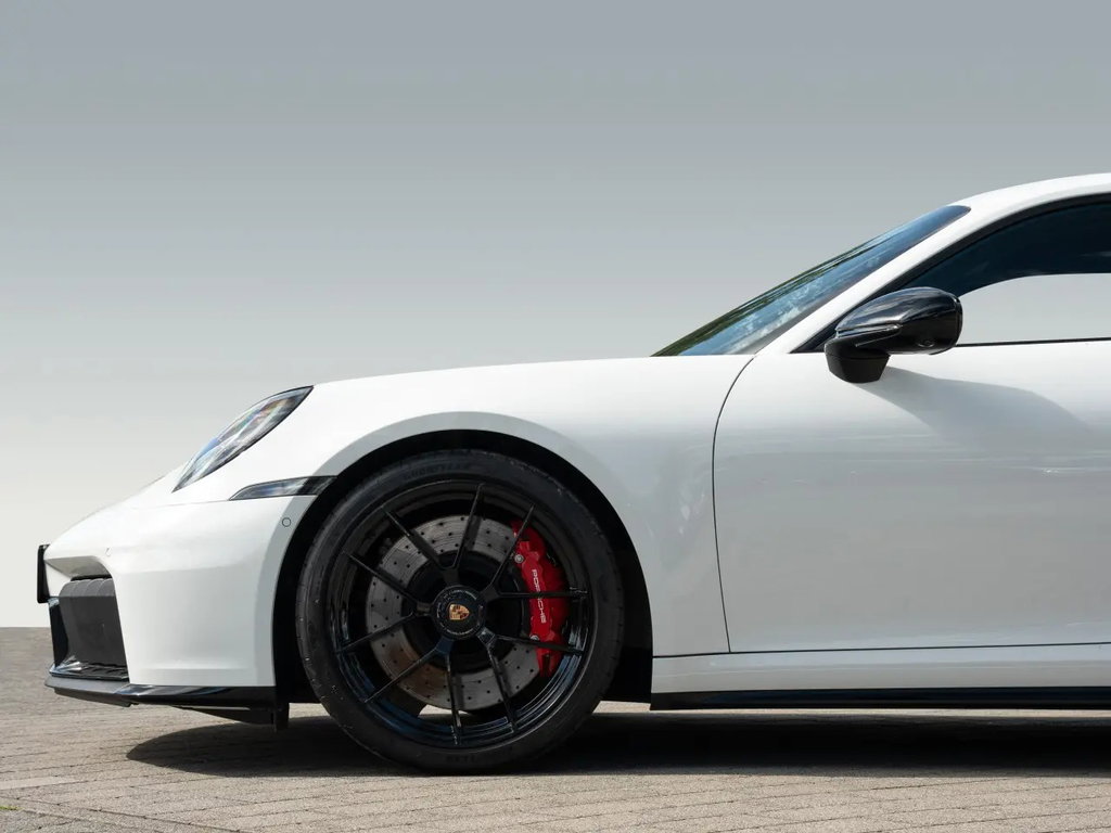 Porsche 992.2 Carrera GTS