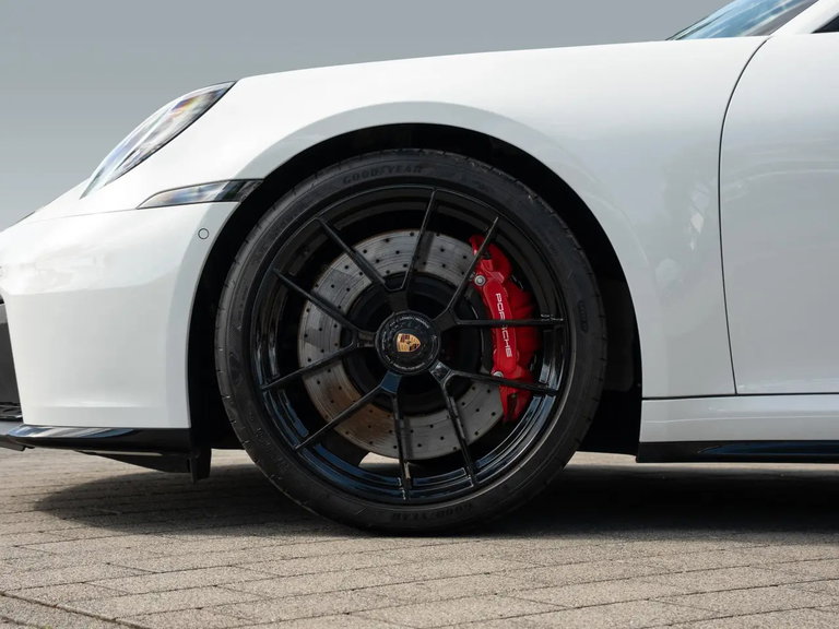 Porsche 992.2 Carrera GTS