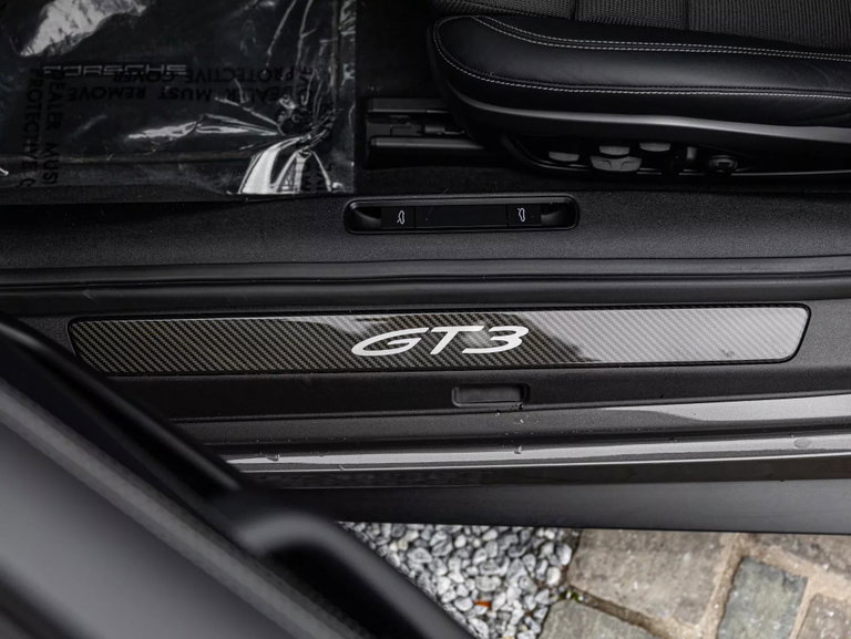 Porsche 992 GT3 Touring
