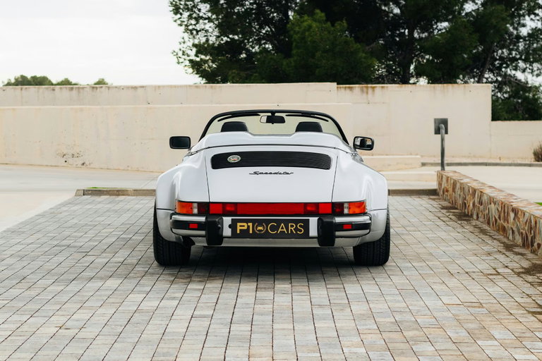 Porsche 911 Carrera 3.2 Speedster