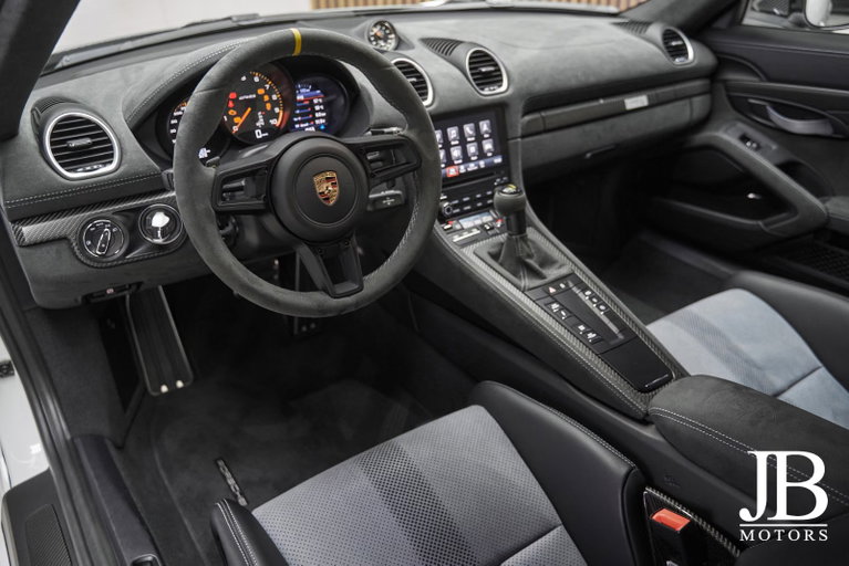 Porsche 718 Cayman GT4 RS