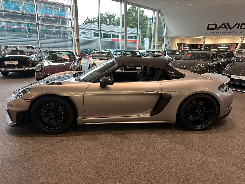 Porsche 718 Spyder RS