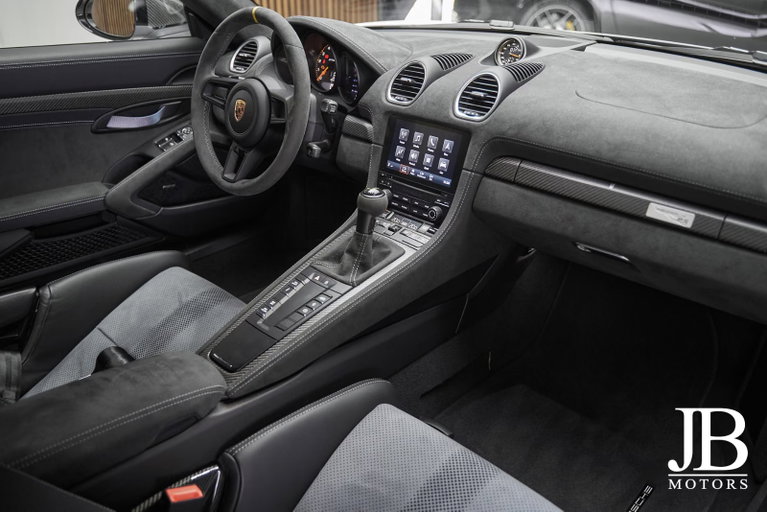 Porsche 718 Cayman GT4 RS